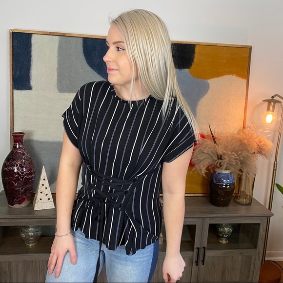 Express Corset Top - Picture 4 of 7